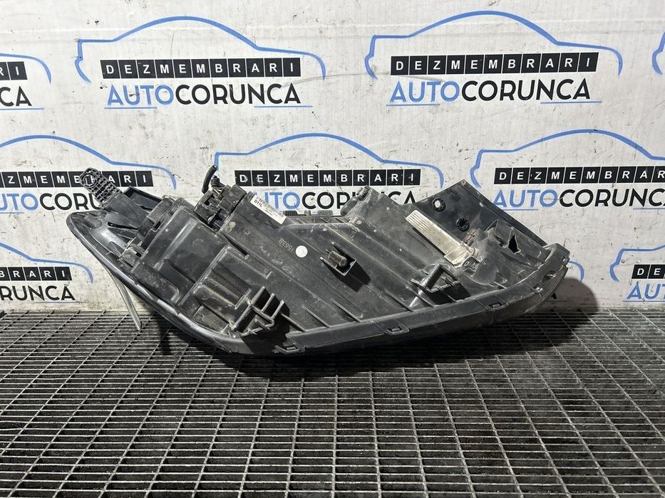 Far Stanga Hyundai Tucson III 2015 - 2018 SUV 4 Usi (1293) Cu lupă