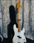 Chitară bas - model P bass, Custom, (o copie foarte bună Fender).