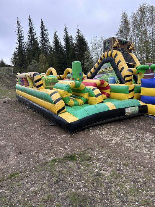 Vand topogan si loc de joaca gonflabil