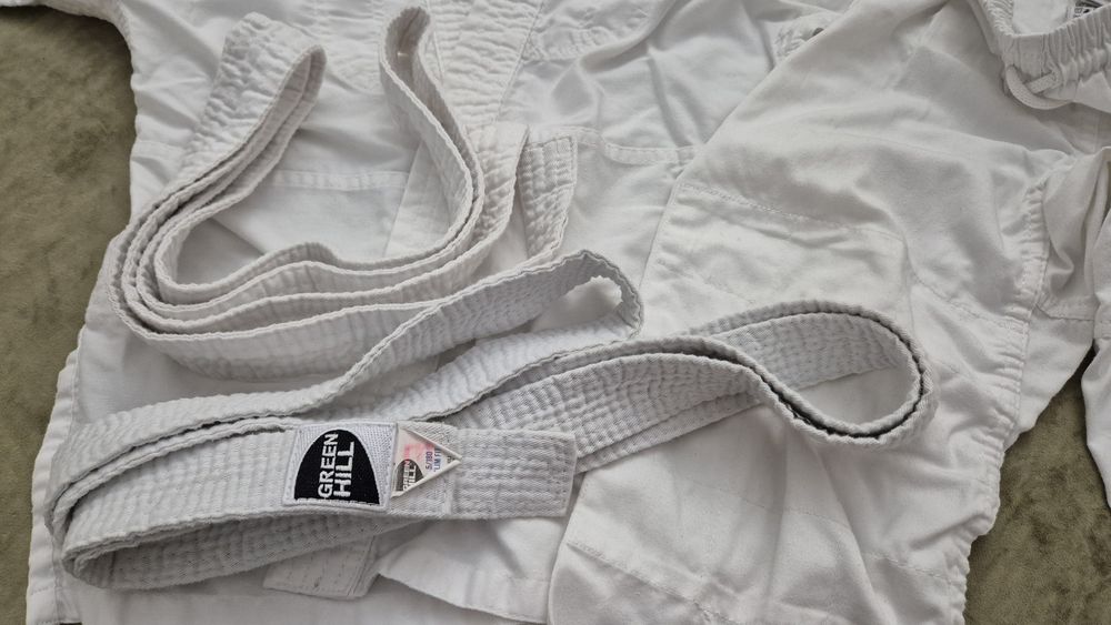 Doua kimono  120 si 130cm Decatlon