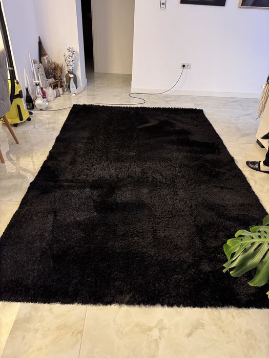Covor 300x200 negru pufos