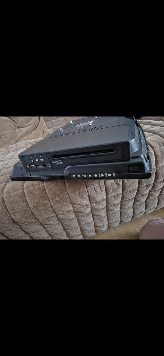 TV Dikom cu dvd inclus,port USB si slot de card,cadou suport tv