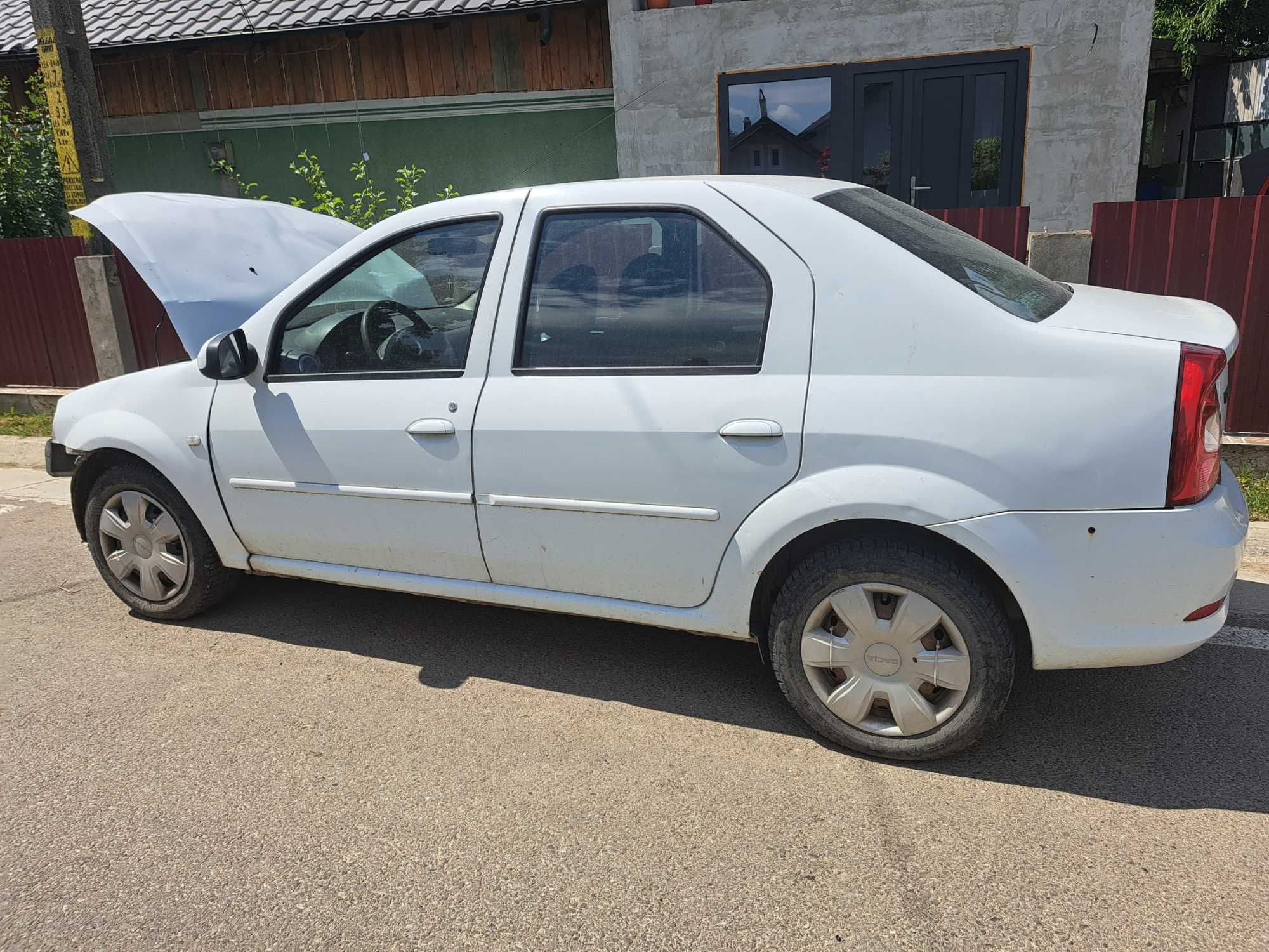 Dacia Logan 1.5 DCI 2011 Avariata fata