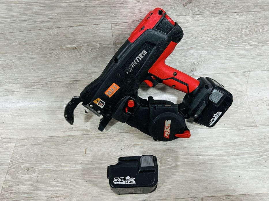 De inchiriat Max RB611T Twinter masina de legat fier sarma