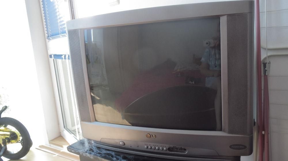 продавам телевизор с кинескоп ЕЛ ДЖИ