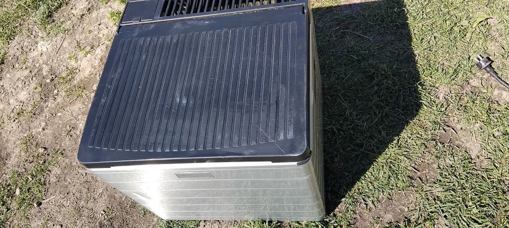 Газов Хладилник  Dometic работещ на 12 волта и 220 волта.