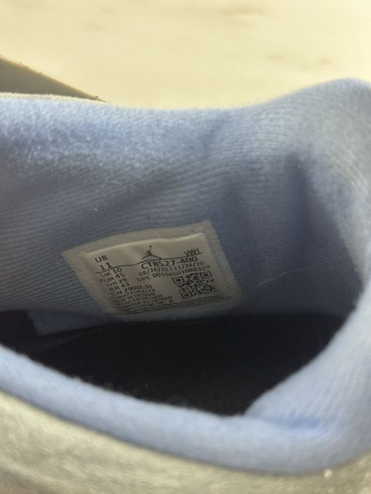 Jordan '4  University Blue