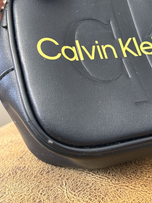 Чанта Calvin Klein черна