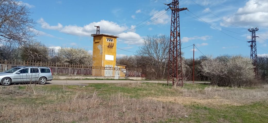 Поземлен имот нива