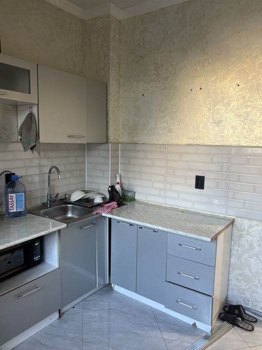 Продам кухонную гарнитуру срочно