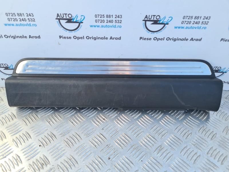 Ornament prag usa dreapta fata Chevrolet Captiva C100, C140