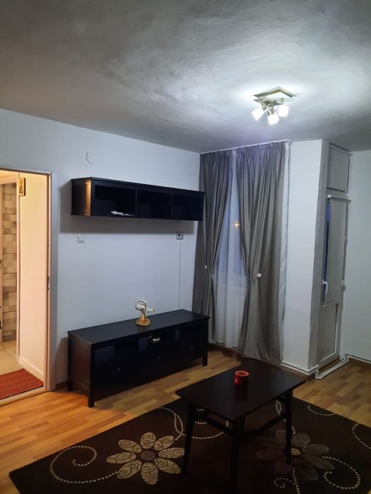 Garsoniera de inchiriat - zona 1 mai/Facultatea de Medicina