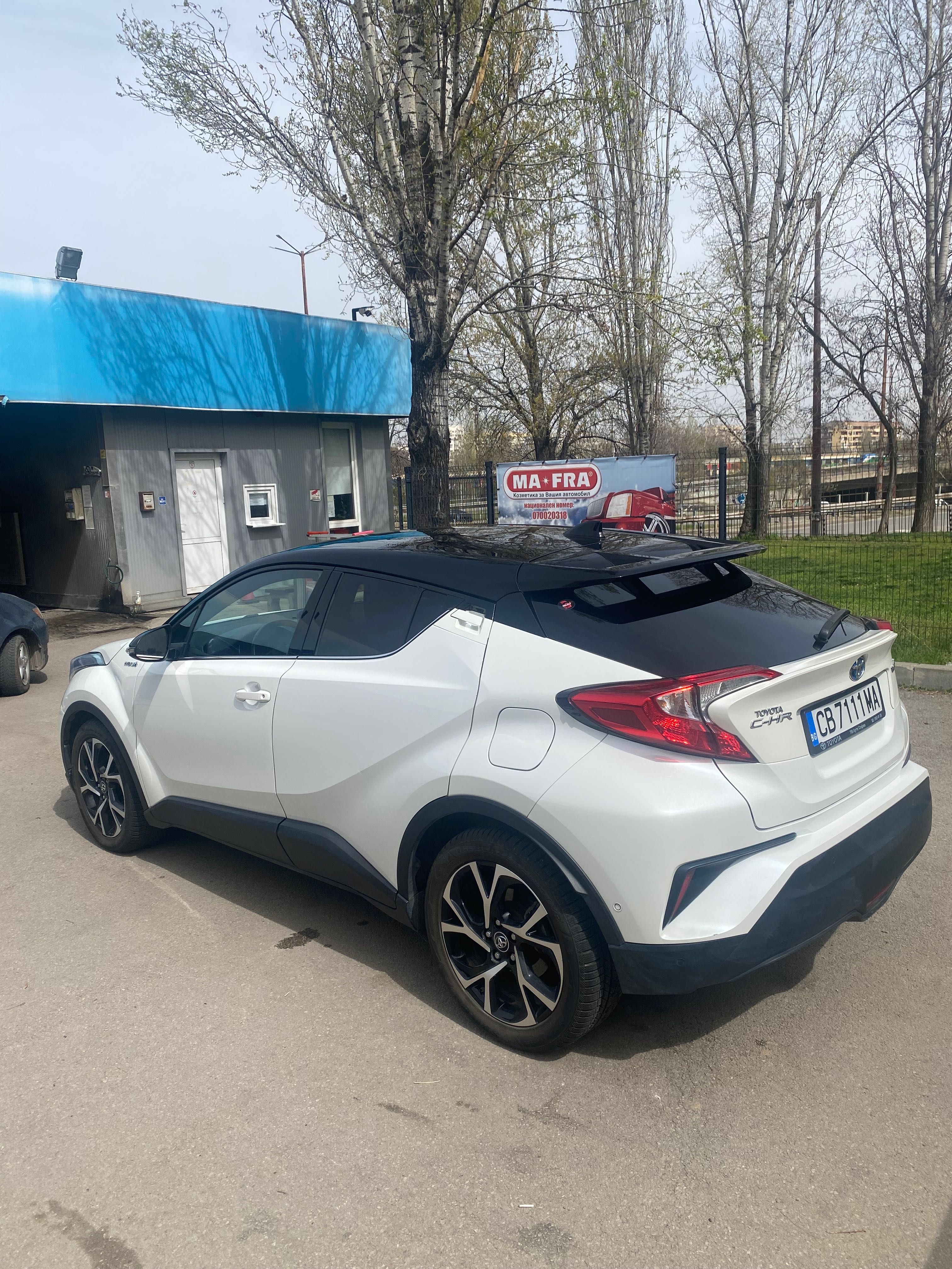 Toyota CHR 122к.с. хибрид,кожен салон,бяла перла.