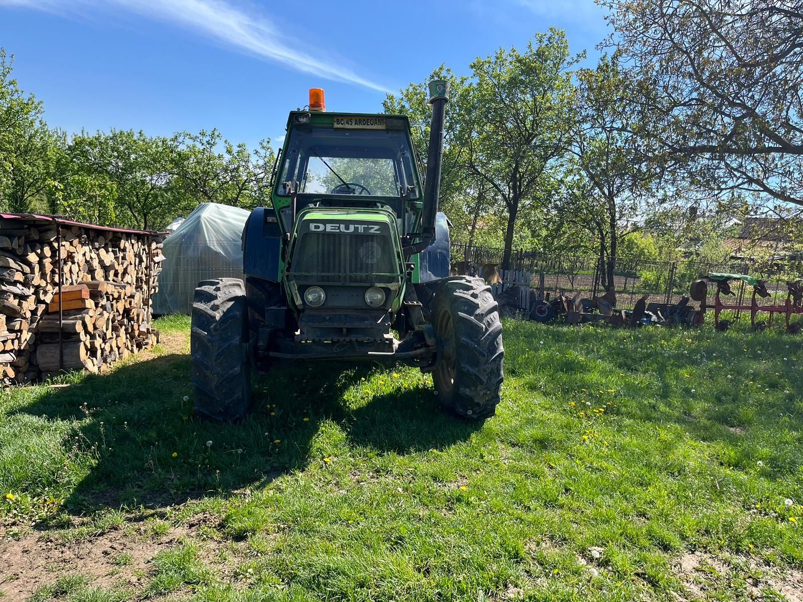 Vând tractor zi perfect functional