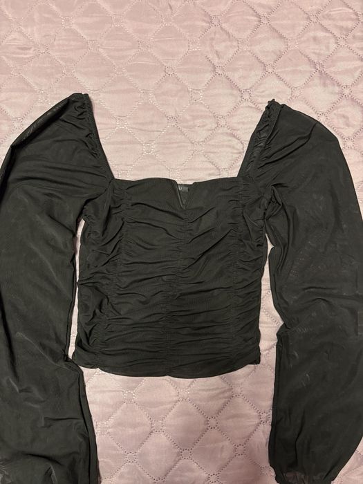 Черна ефектна блуза