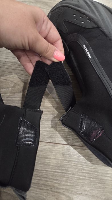 Продавам дамски високи кецове Zara