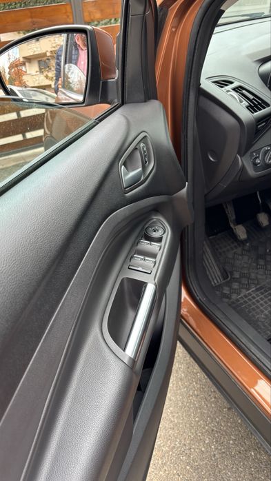 Vand Ford Kuga AWD