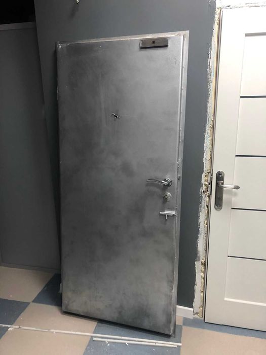 Металлическая входная дверь