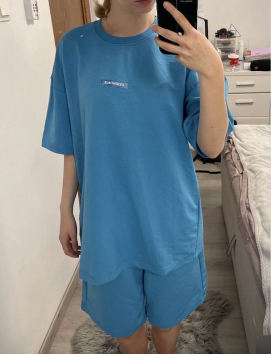 Tricou + pantaloni Essentials