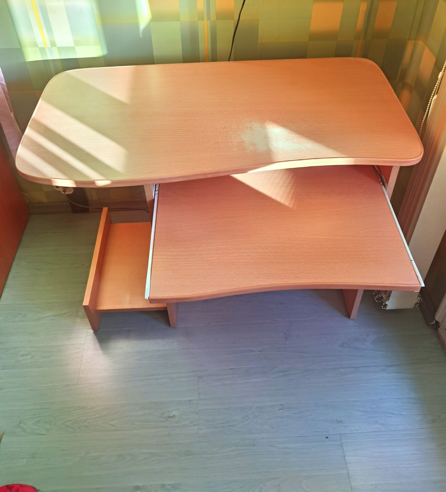 Комплект бюро и стол
