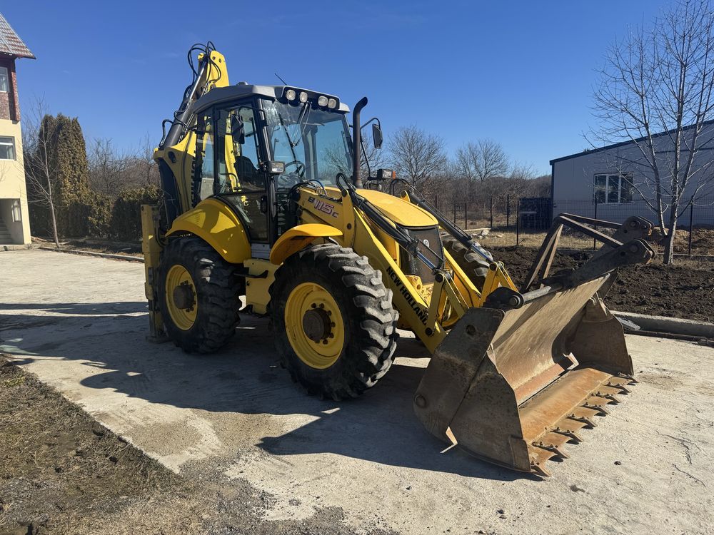 Buldoexcavator new holland