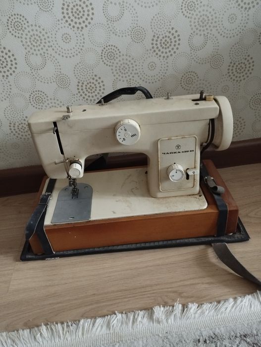 Швейная машина чайка 132м