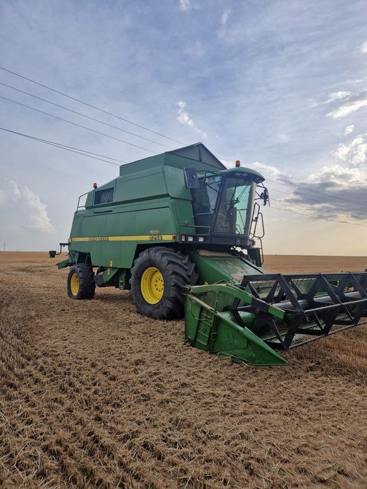 Combina John deere 2258