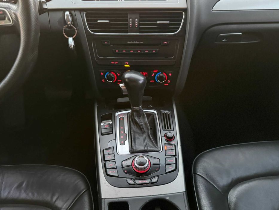 Audi A4 B8 2.0 automat XENON 2008 AVARIAT LOVIT AVARIATE