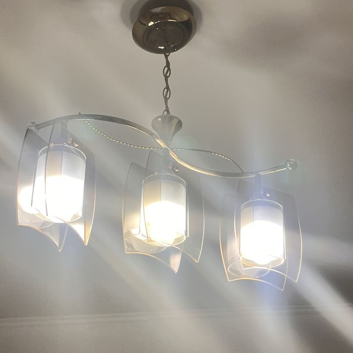 Продам люстры в хорошем состоянии