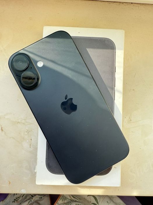 Продается айфон 16 емкост 100