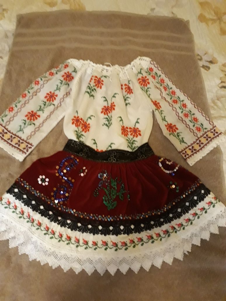 Costum popular fetițe