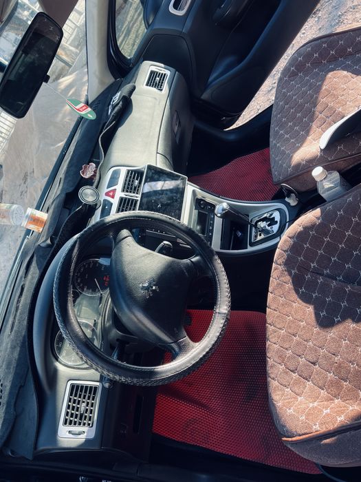 Пижо 2006г 1,6л в хорошем сост