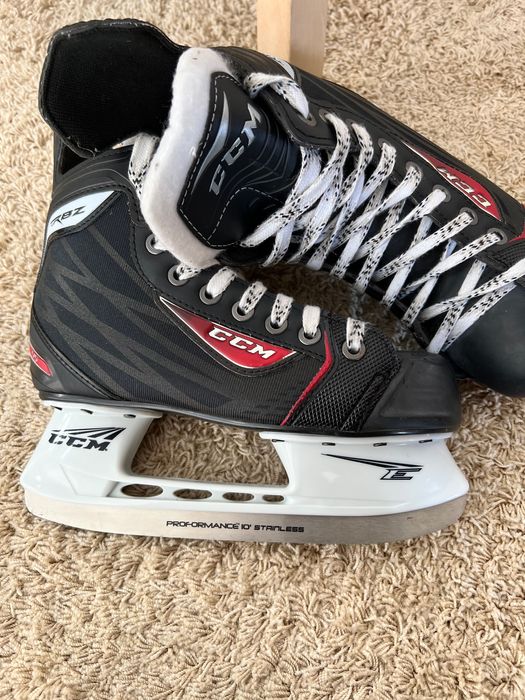 Кънки за лед / хокей CCM Proformance 37номер