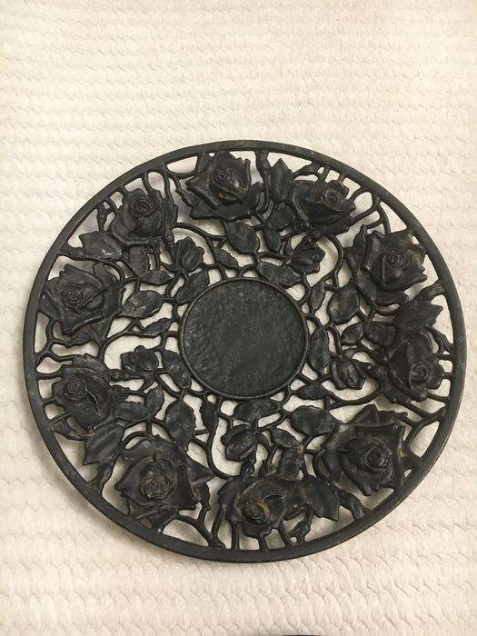 Декоративни метални чинии за стена