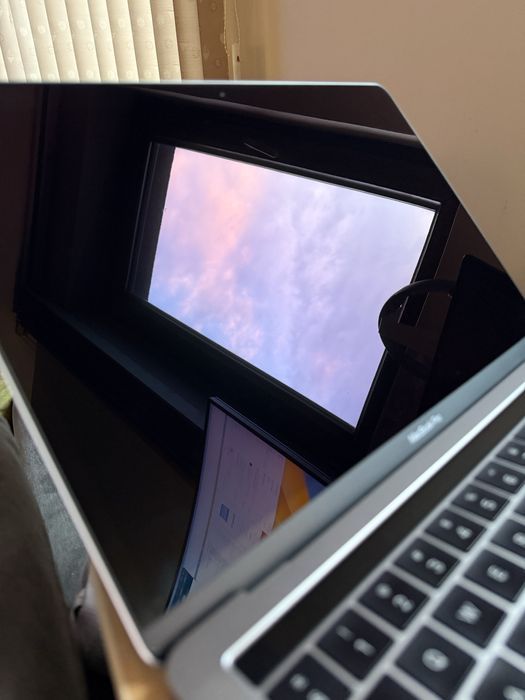 MacBook Pro 13” (2017) с Touch Bar