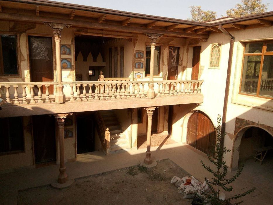 Продается отдельно стоящее здание Шайхантахурский район 900м2