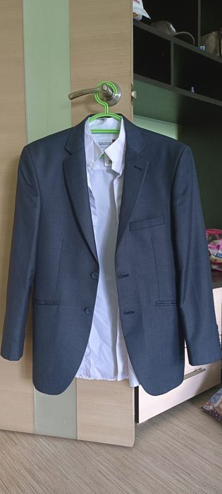 Продам мужской костюм.состояние отличное,пиджак,брюки,рубашка.