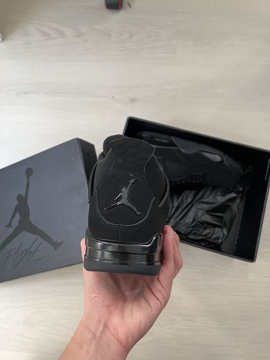 Jordan 4 Black Cat - 42