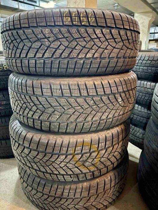 Зимни гуми GOODYEAR 235/55/18 104H