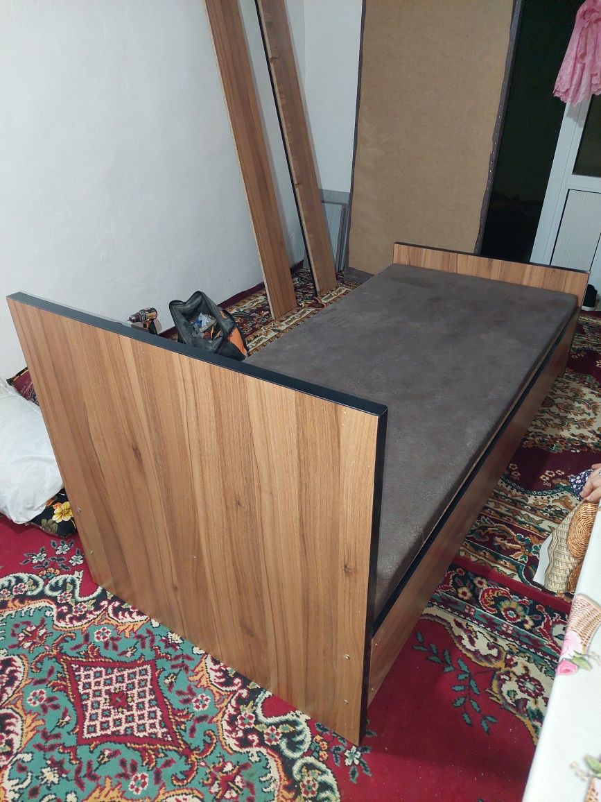 Кровать односпальняя