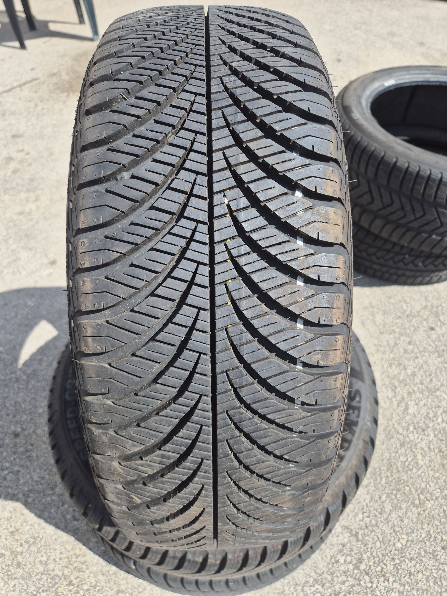 1бр. 195/55/16 Goodyear Vector 4 Seasons гумя лятна зимна
