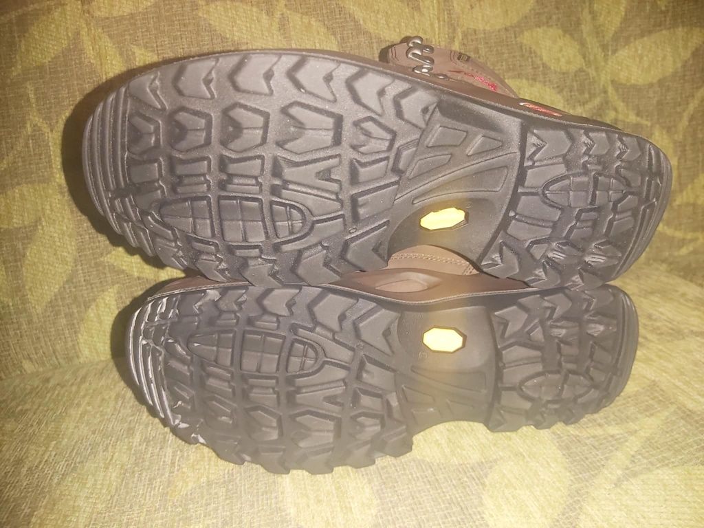 Дамски туристически обувки  LOWA GTX