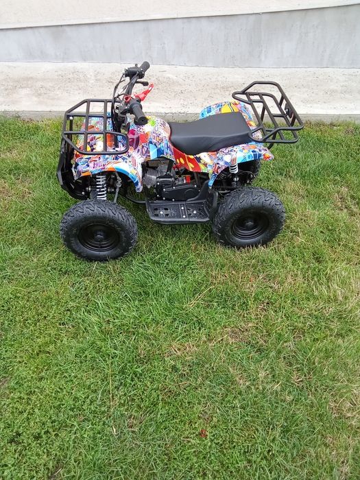Vând ATV de 49 pe benzina