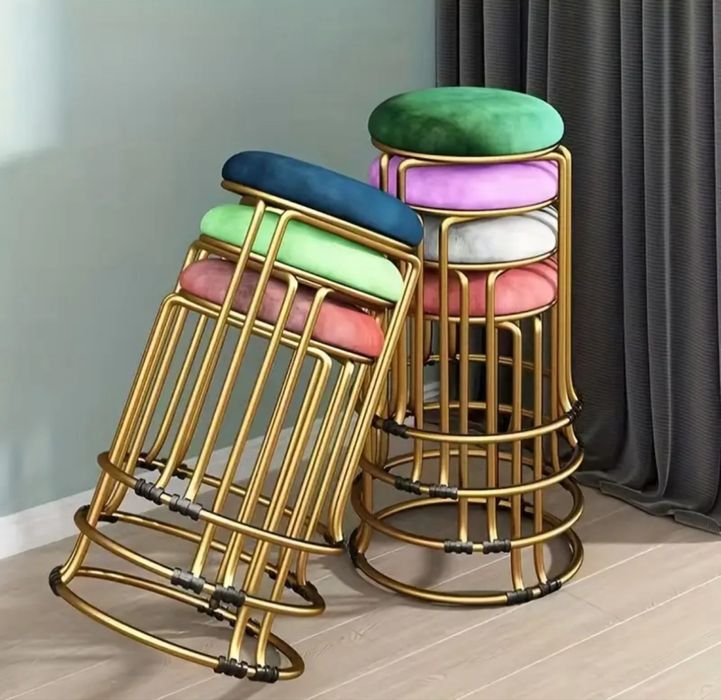 Продам табуретки стулья 4шт новые