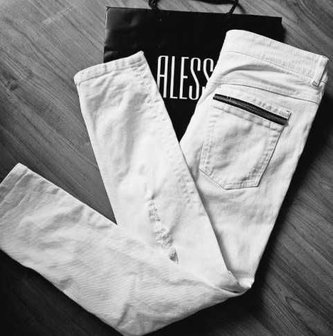 Бели дънки Alessa