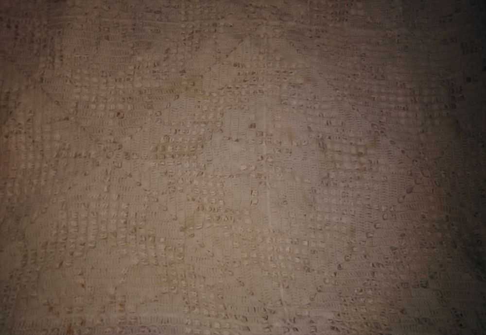 Fata de masa lucrata manual din dantela macrame