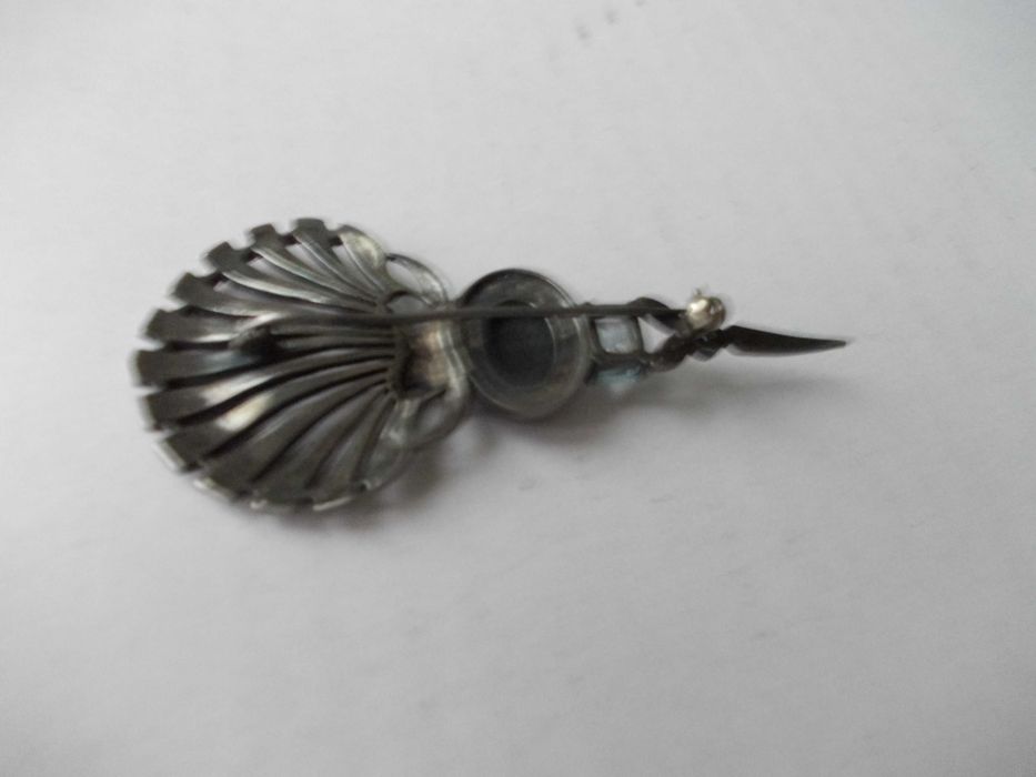 Brosa veche din argint cu onyx si markasite 3