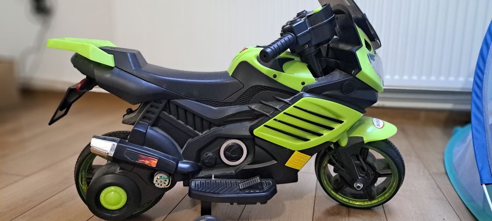 Motoretă electrică cu muzicuțe