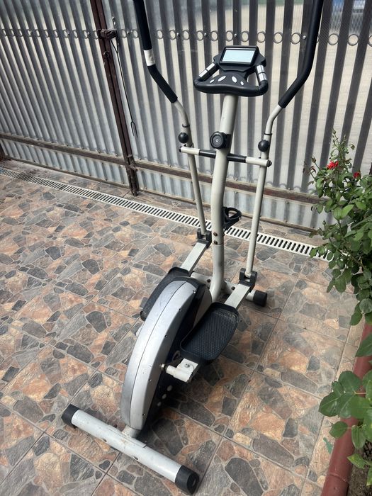 Bicicletă eliptică marca First Bike