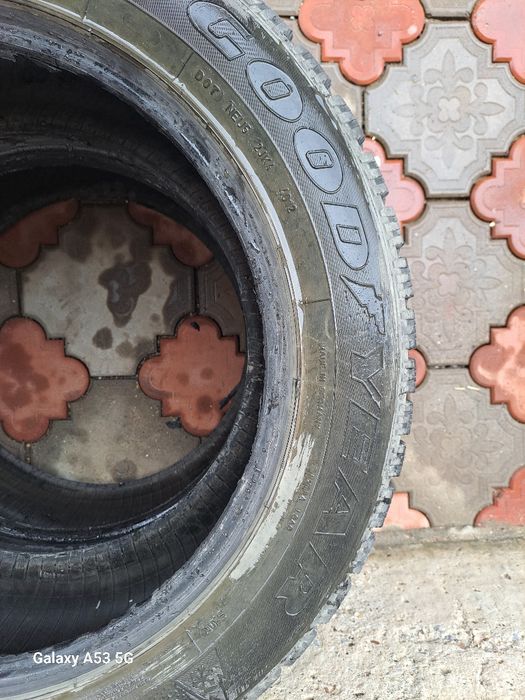 Продам зимнюю резину R19